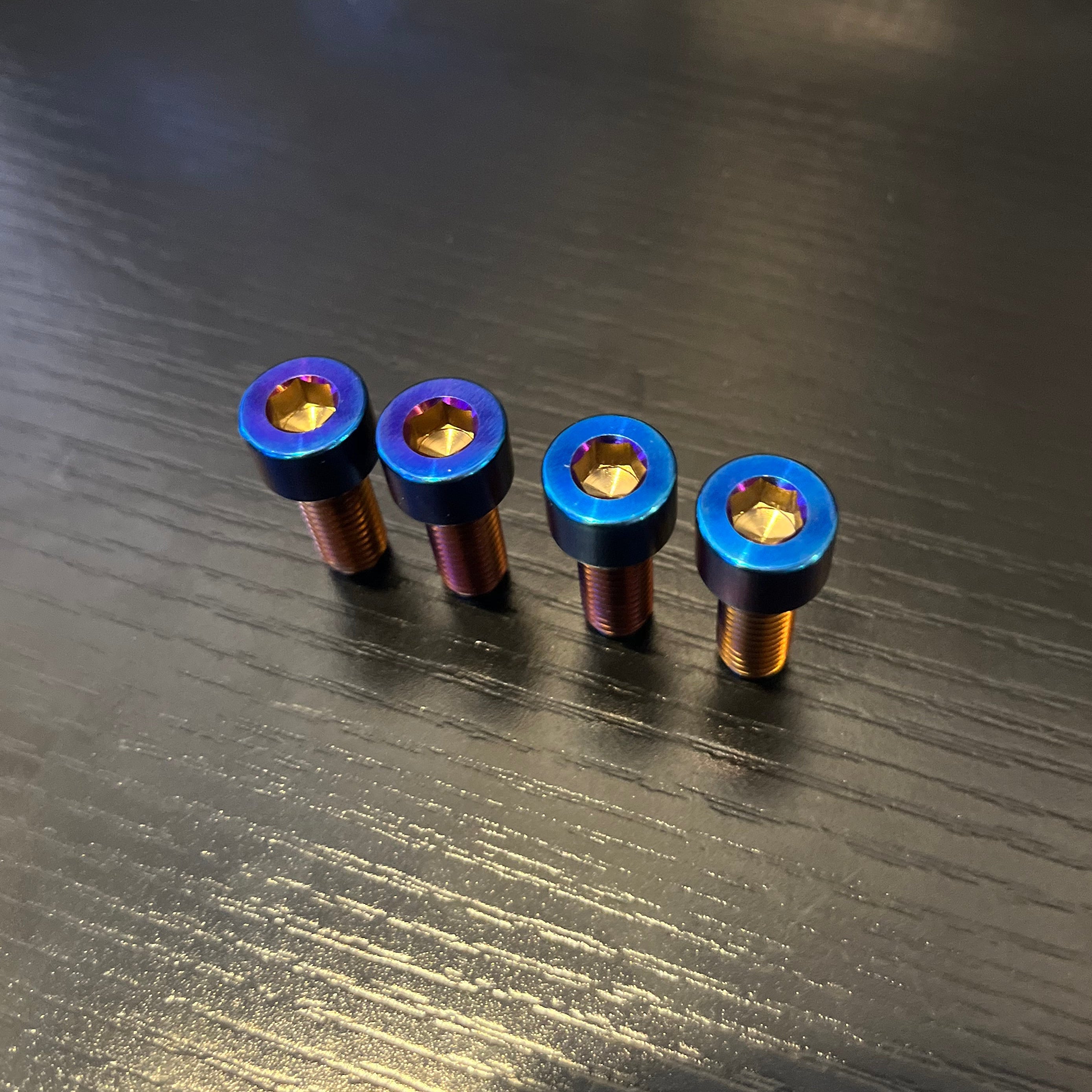 Titanium Pinch Bolts All Emotes (Set of 4)