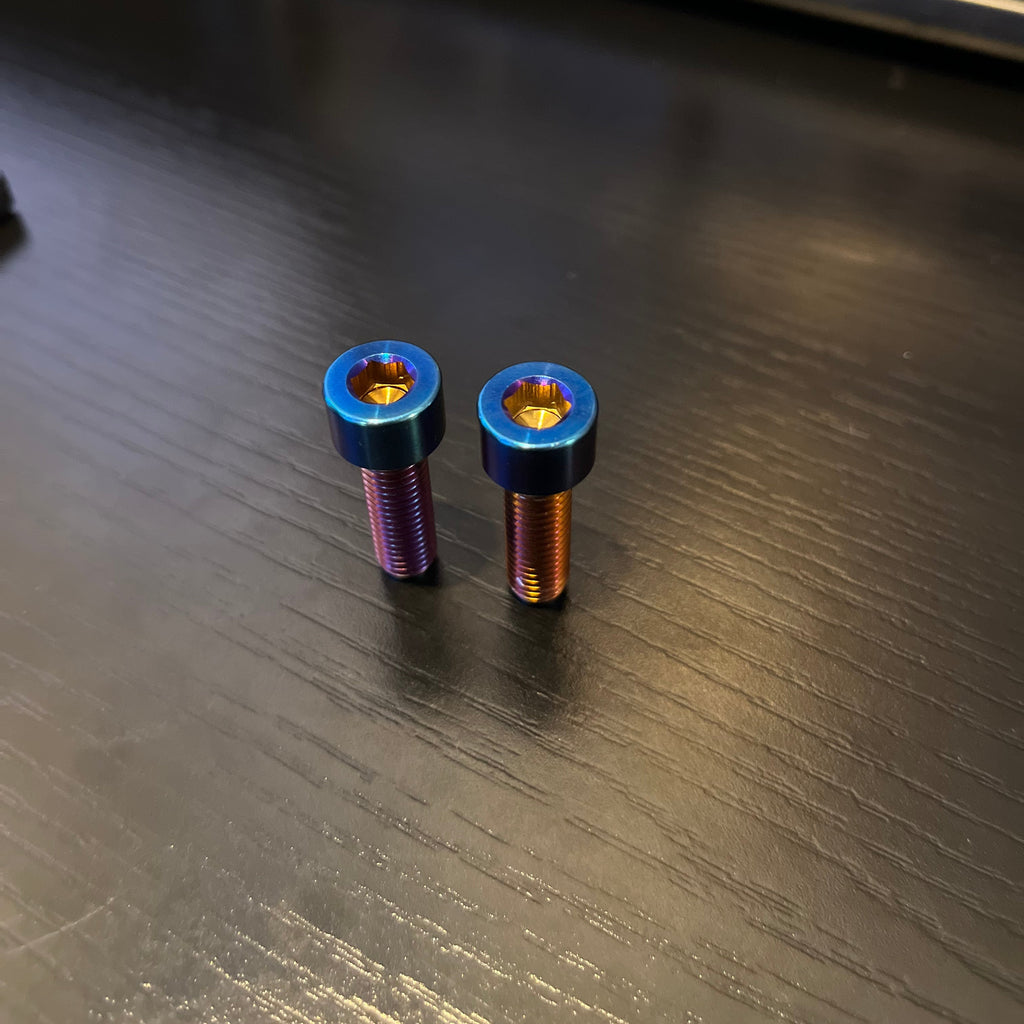 Ultra Bee Brake Mount (Set of 2)